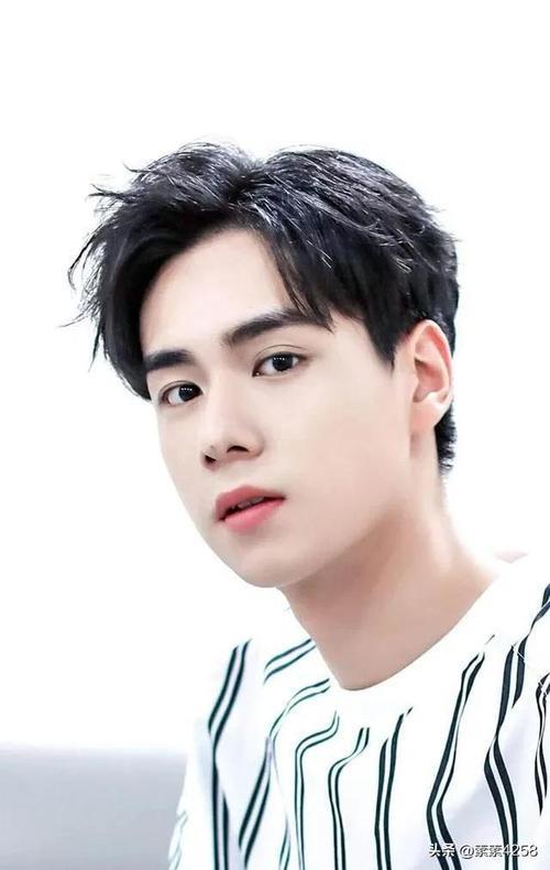 怎么评价演员胡一天