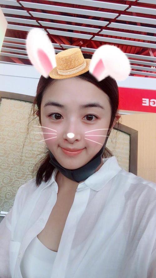 张含韵为什么叫小花