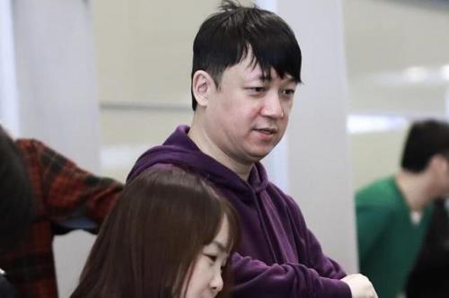 潘粤明怎么那么老了