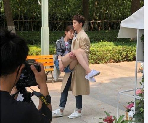 许魏洲乔欣怎么认识的
