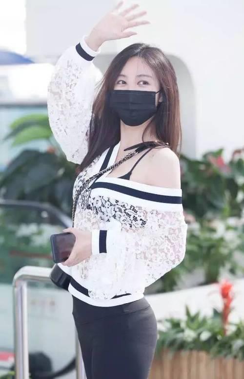 李菲儿腰围是多少厘米