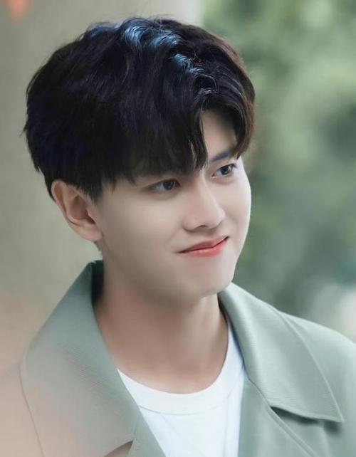 任嘉伦叫什么