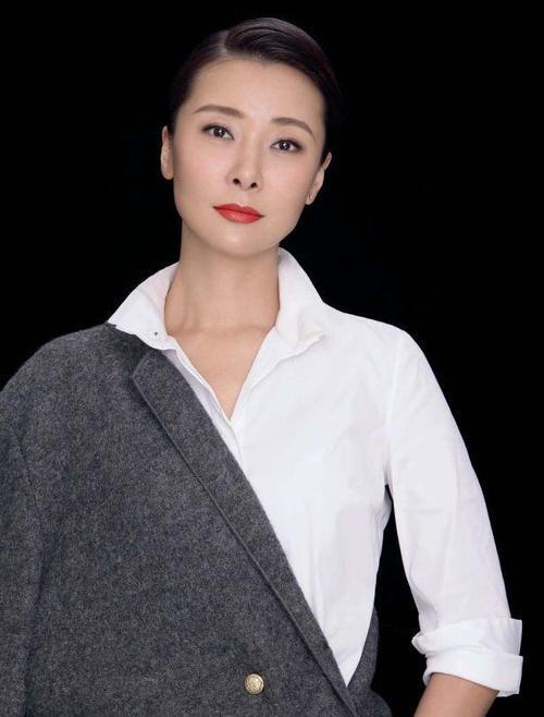 柯蓝何音谁漂亮