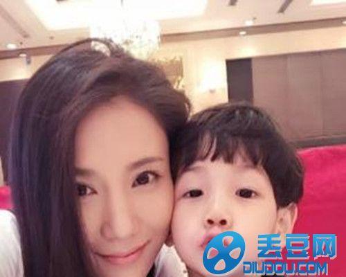 杨烁最早女友