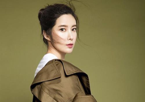 王珂这么漂亮的女演员为什么总是演战争片，而不演现代的片子