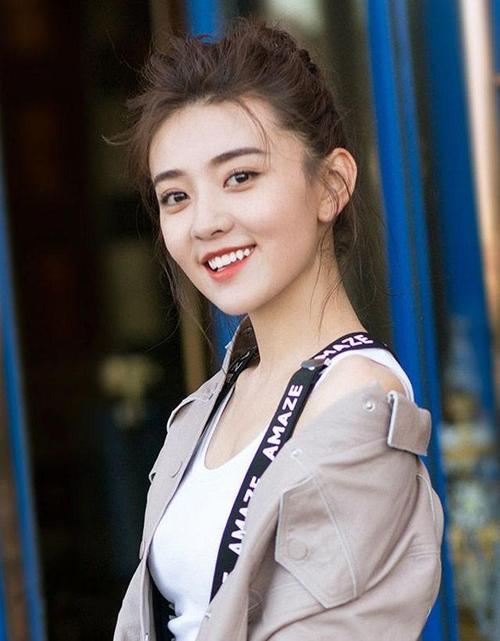 为什么梁洁长得很漂亮