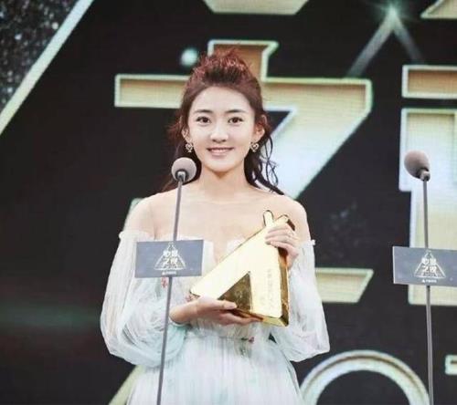 光芒梁洁是不是友情出演