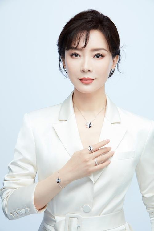 老凤祥代言人陈数是哪里人