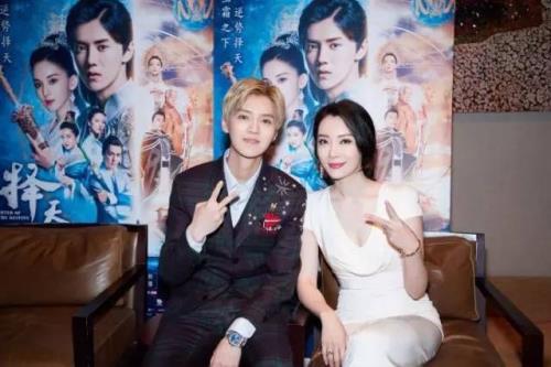 鹿晗母亲是陈数吗