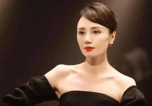 袁泉鼻子咋这么大
