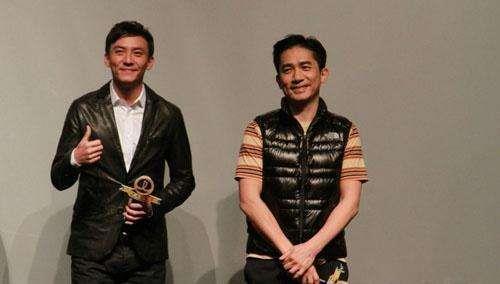 梁朝伟07年收入2.9亿是怎么来的啊