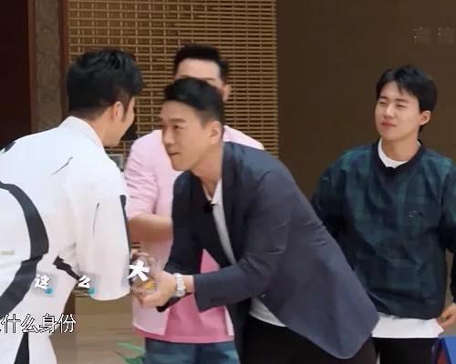 郭麒麟为什么王耀庆叫舅舅