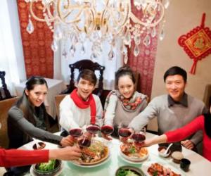 两家父母初次见面聊什么话题呢，双方父母见面有什么攻略