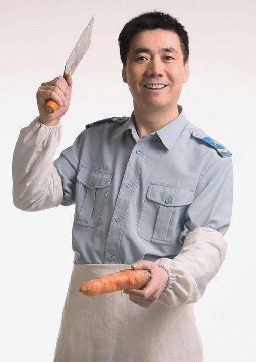 炊事班的故事第三部中，范明为什么走了，出什么事情了吗
