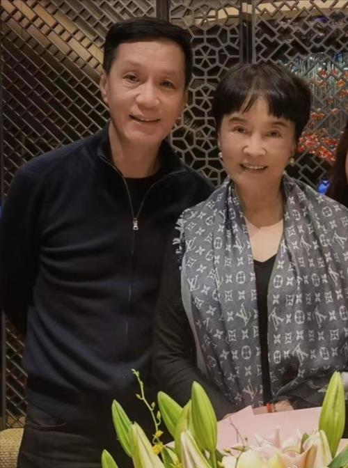 梁丹妮前夫是谁自曝把青春献给现丈夫冯远征的故事(3)