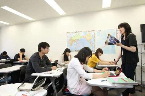 你好。我是学护士中专的。如果毕业想去日本留学要具备什么条件
