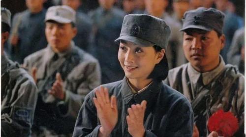 历史的天空是哪位导演拍的主演是谁