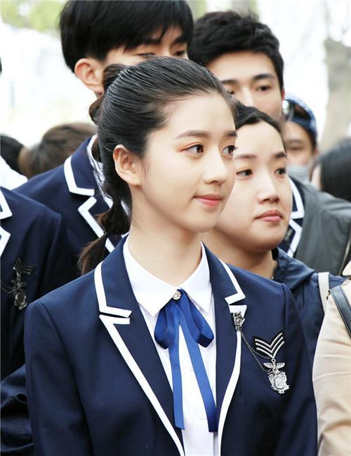 初二学生，想当演员的话，怎么办比较好谢谢