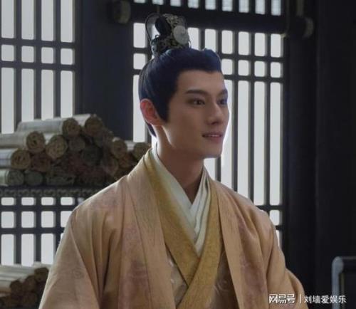 月升沧海的历史