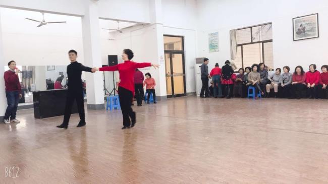 并四步交谊舞鼓点怎么听