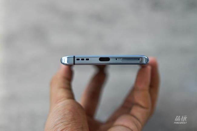 opporeno5pro耳机插哪