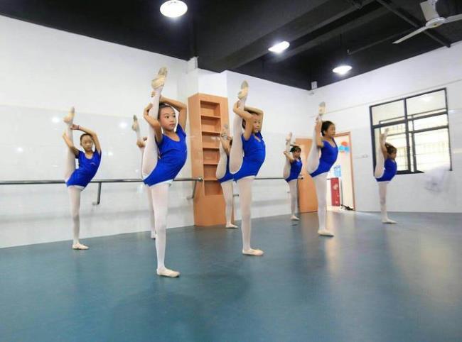 小女孩学什么舞蹈可以塑形