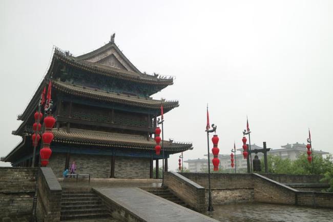 安定门旁边什么河