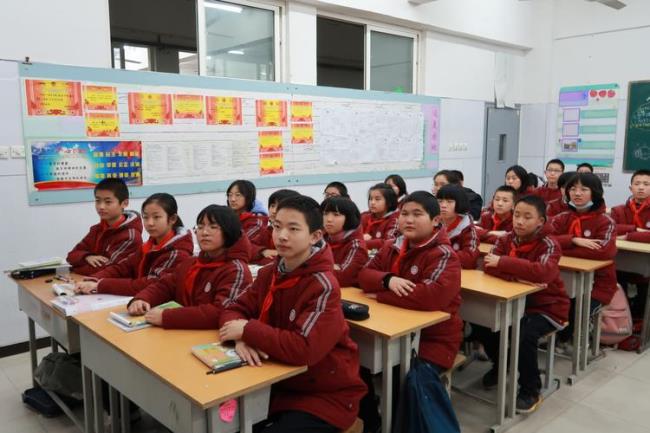 西安滨河中学好还是陆港中学好
