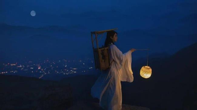 山河辽阔人间烟火还是人间星河