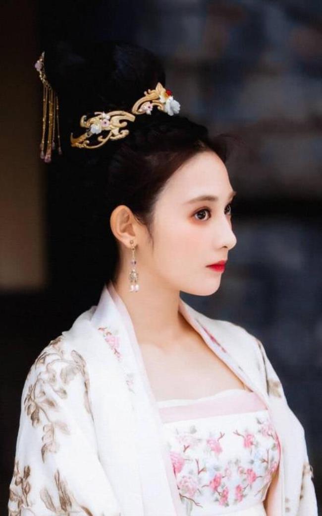 东宫女主角
