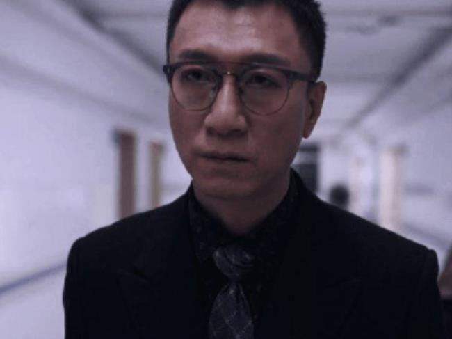 扫黑风暴孙红雷为什么摸耳朵