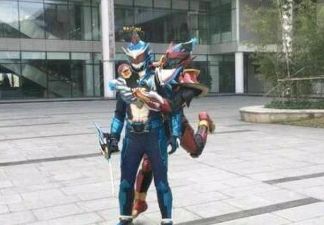 为什么高中生喜欢看铠甲勇士