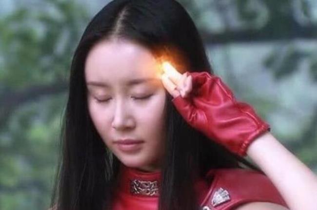 魔幻手机的主要内容