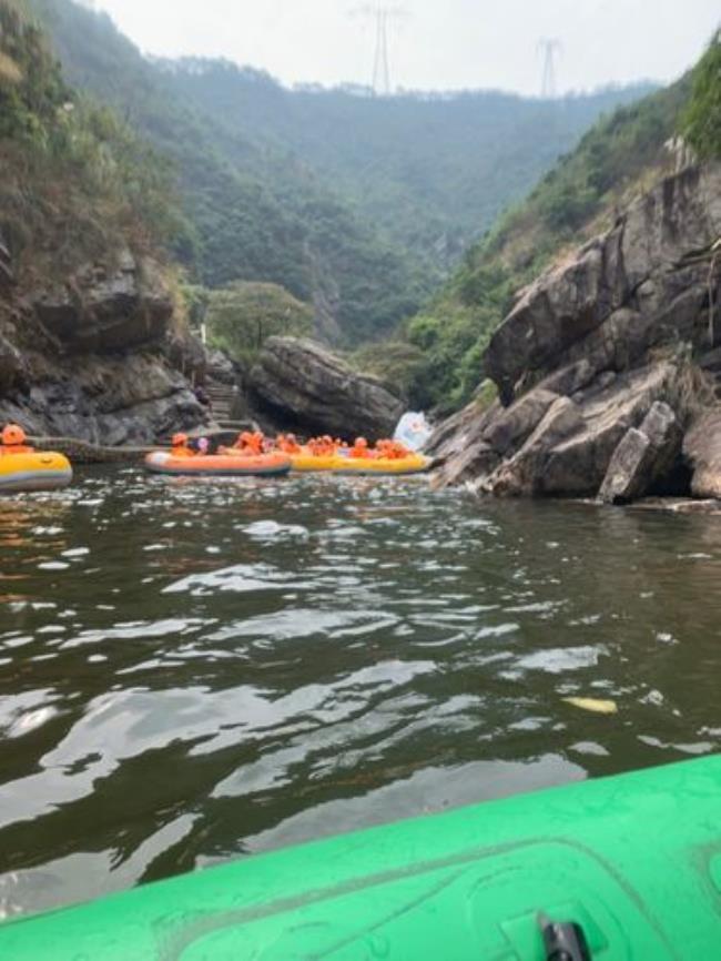 大丰门漂流和黄腾峡哪个好玩