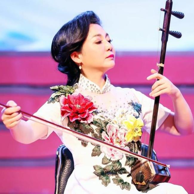 中国第一二胡女演奏家