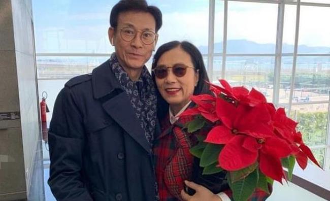 郑少秋现任老婆
