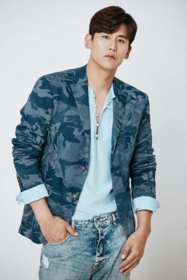 于晓光是扮演西门庆的人吗