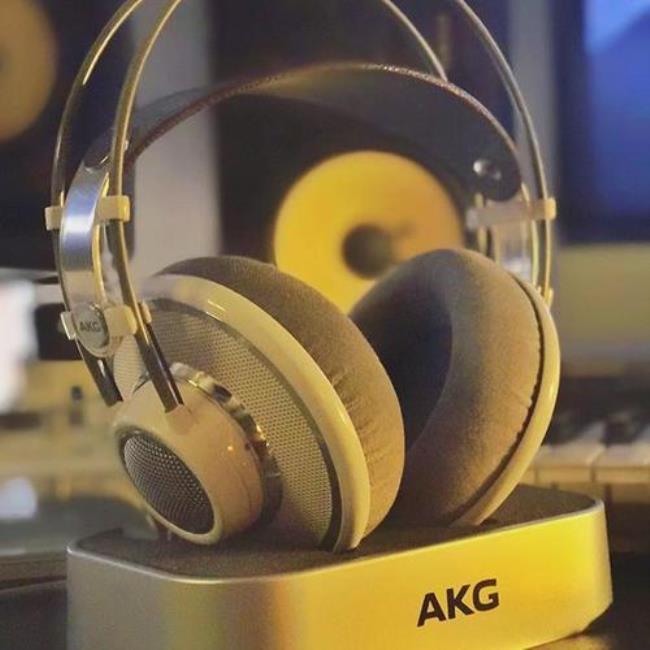 akg耳机哪个系列好听