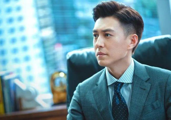 底线靳东爱人