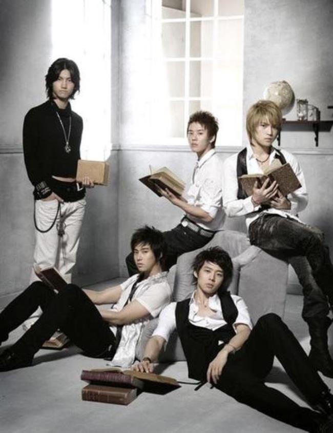 东方神起和SUPERJUNIOR谁更火