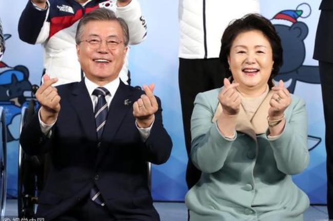 exo的suhu为什么和韩国总统握手