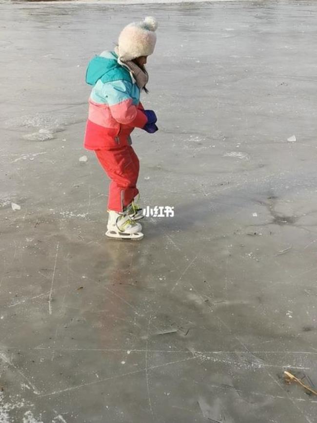 滑冰在什么时候手可以碰地