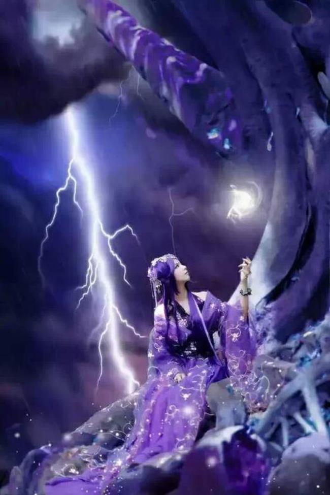 花千骨神魔井cos什么时候出的