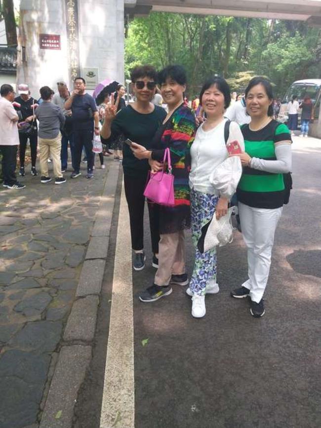 春秋六载终回家指谁