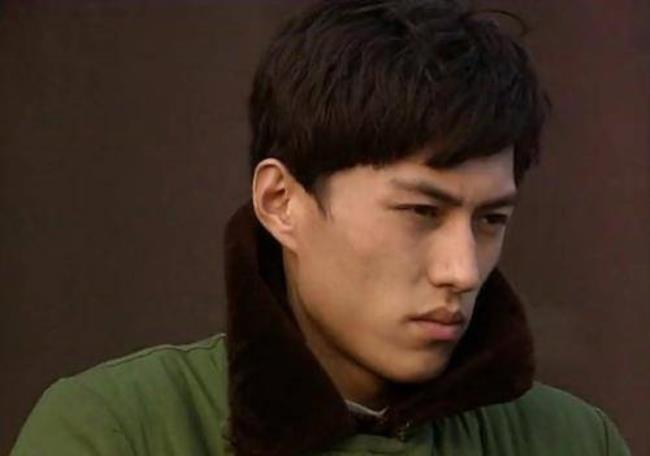 东方商人靳东扮演者