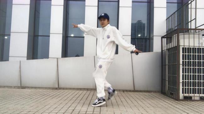 8步弹跳鬼步舞