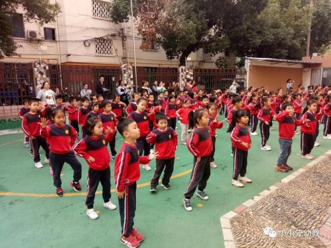 幼儿做操整齐的文案