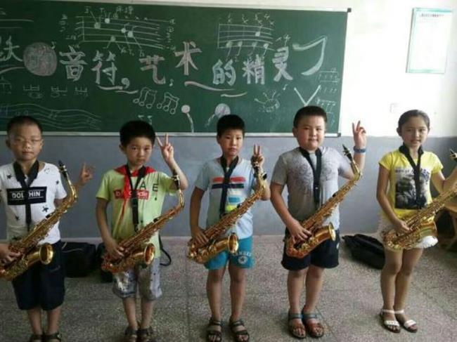 萨克斯和葫芦丝哪个易学