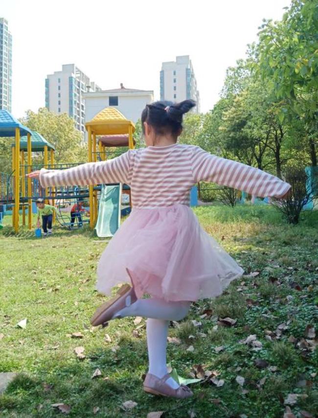 爱的魔力转圈圈原唱完整版小孩