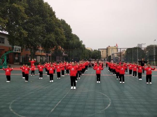 广播体操队形比赛口号
